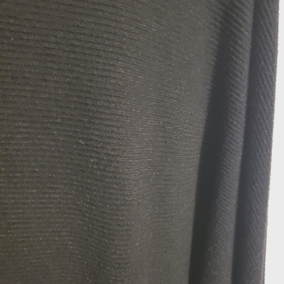 Premise Woman | Women's Black Ribbed Off the Shoulder Sweater (Size 1X) - Picture 9 of 11